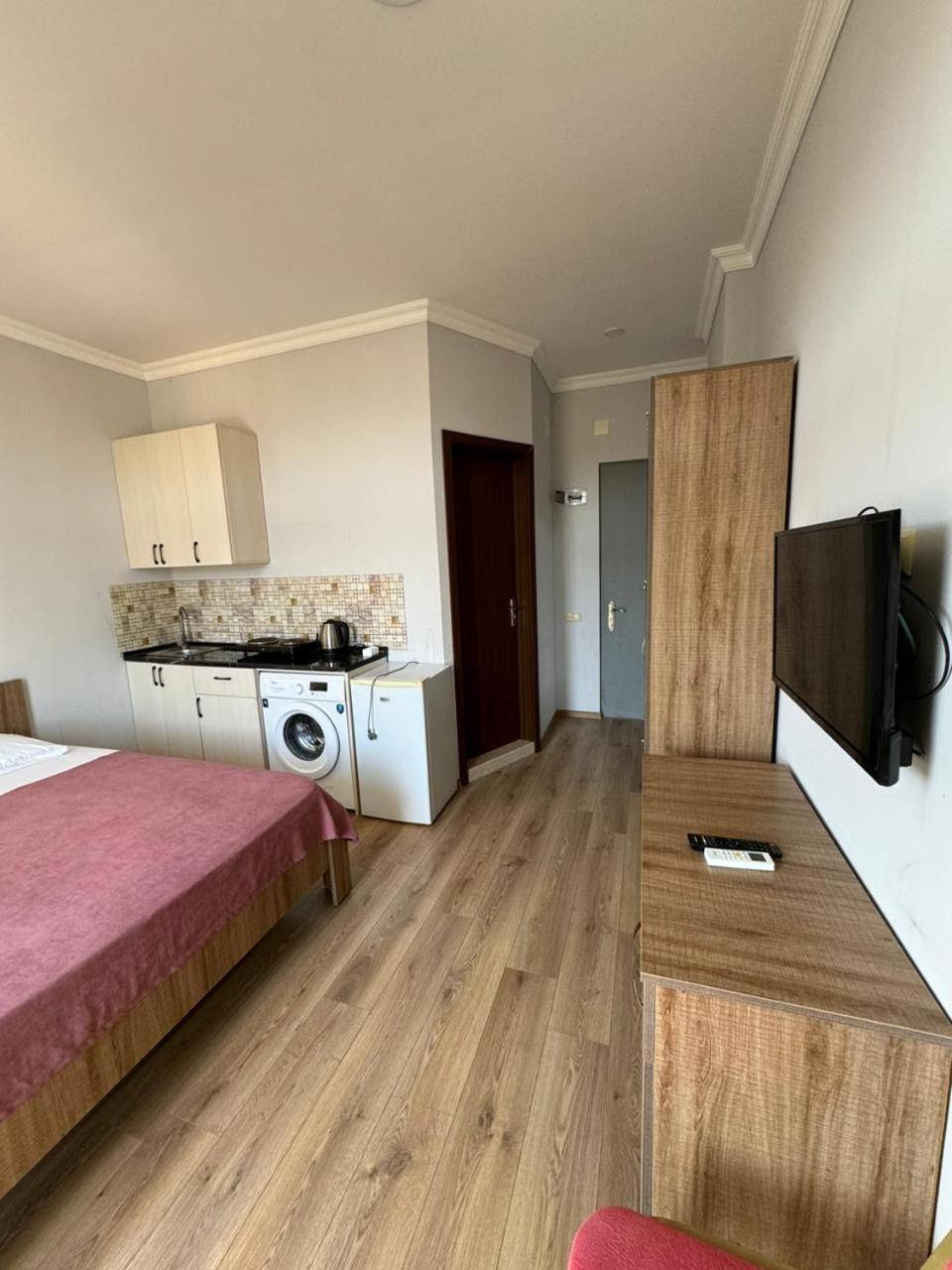 Colibri Apartment Batumi Exterior photo